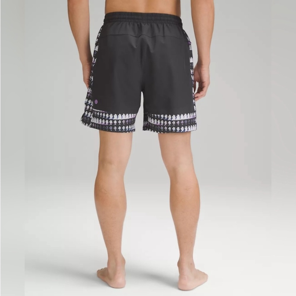 NWT Lululemon Men's Graphine Gray Pool Short. Size Med. - Picture 2 of 7